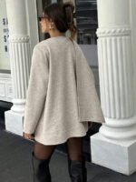 ⁦معطف صوف كلاسيكي بجيوب وياقة بسيطة⁩ - الصورة ⁦8⁩