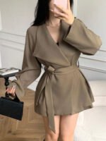 Celisse معطف ترينش فضفاض بياقة عالية للنساء باللون الأحادي