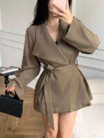 ⁦Celisse معطف ترينش فضفاض بياقة عالية للنساء باللون الأحادي⁩ - الصورة ⁦2⁩