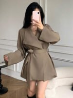 ⁦Celisse معطف ترينش فضفاض بياقة عالية للنساء باللون الأحادي⁩ - الصورة ⁦6⁩