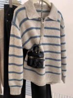 ⁦بلوزة بولو مضلعة للنساء⁩ - الصورة ⁦3⁩