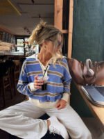 ⁦كنزة صوف بولو مخططة بتباين الألوان للنساء⁩ - الصورة ⁦3⁩