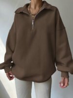 ⁦بلوزة نسائية كاجوال بسحاب نصفية – لون موحد⁩ - الصورة ⁦4⁩