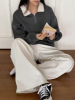 ⁦بلوزة رياضية نسائية بخامة مخمل وقصة متداخلة⁩ - الصورة ⁦9⁩