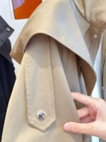 ⁦معطف ترنش بجيب سحاب وأزرار أمامية⁩ - الصورة ⁦6⁩