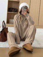 ⁦SHEIN EZwear طقم قطعتين نسائي بلوزة وبنطلون⁩ - الصورة ⁦21⁩