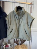 معطف انيق بسحاب وبدون أكمام