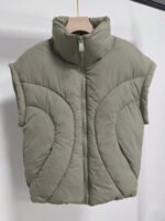 ⁦معطف انيق بسحاب وبدون أكمام⁩ - الصورة ⁦4⁩