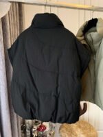 ⁦معطف انيق بسحاب وبدون أكمام⁩ - الصورة ⁦8⁩