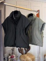 ⁦معطف انيق بسحاب وبدون أكمام⁩ - الصورة ⁦9⁩