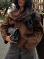 معطف نسائي قصير بأكمام طويلة وياقة V