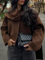 ⁦معطف نسائي قصير بأكمام طويلة وياقة V⁩ - الصورة ⁦3⁩