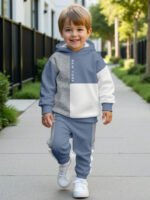 ⁦طقم أولاد قطعتين  تصميم فضفاض وطبعات ملونة⁩ - الصورة ⁦7⁩