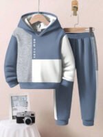 ⁦طقم أولاد قطعتين  تصميم فضفاض وطبعات ملونة⁩ - الصورة ⁦9⁩