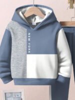 ⁦طقم أولاد قطعتين  تصميم فضفاض وطبعات ملونة⁩ - الصورة ⁦10⁩