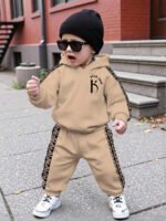 ⁦طقم أولاد قطعتين  تصميم فضفاض وطبعات ملونة⁩ - الصورة ⁦15⁩