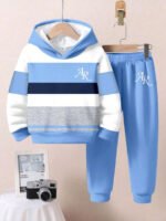 ⁦طقم أولاد قطعتين  تصميم فضفاض وطبعات ملونة⁩ - الصورة ⁦21⁩