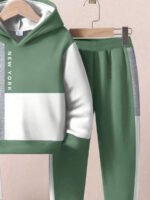 ⁦طقم أولاد قطعتين  تصميم فضفاض وطبعات ملونة⁩ - الصورة ⁦79⁩