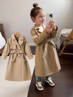 ⁦معطف بناتي طويل خفيف⁩ - الصورة ⁦2⁩