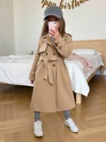 ⁦معطف بناتي طويل خفيف⁩ - الصورة ⁦3⁩