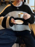 ⁦سويتر نسائي فضفاض ب بألوان متداخلة⁩ - الصورة ⁦17⁩