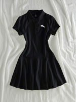 Elamini فستان نسائي كاجوال بياقة بولو وأكمام قصيرة مطبوعة بطباعة الفارس